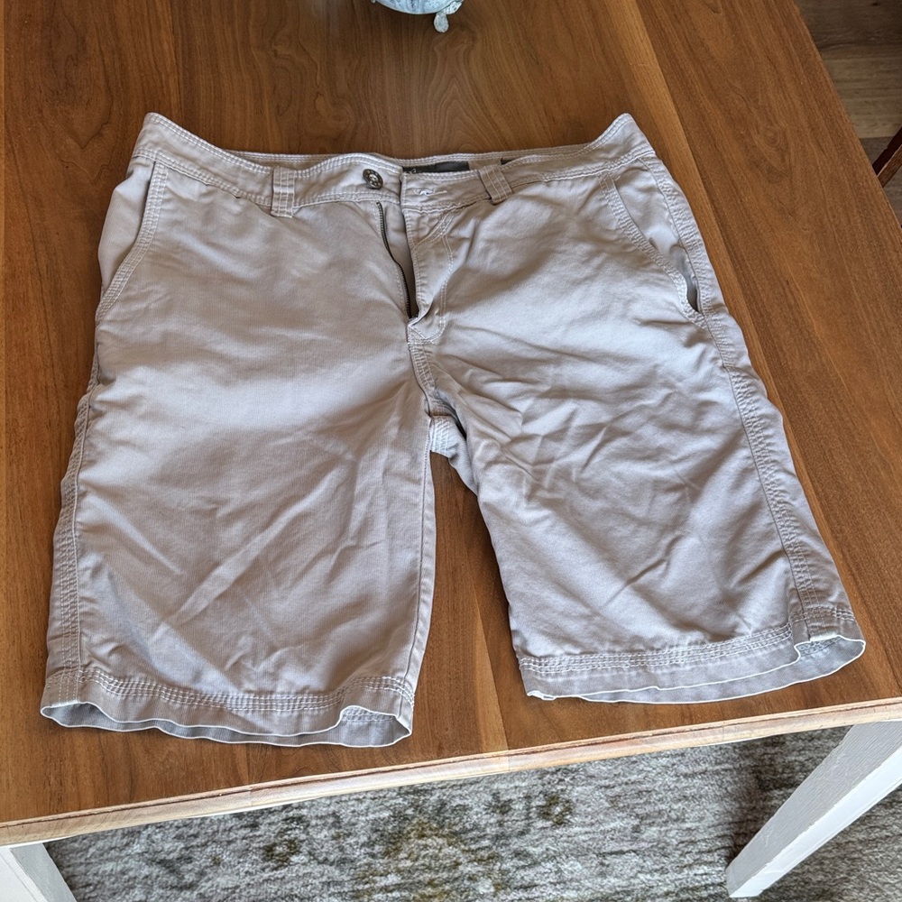 BKE Men's Flat Front Shorts in Light Beige